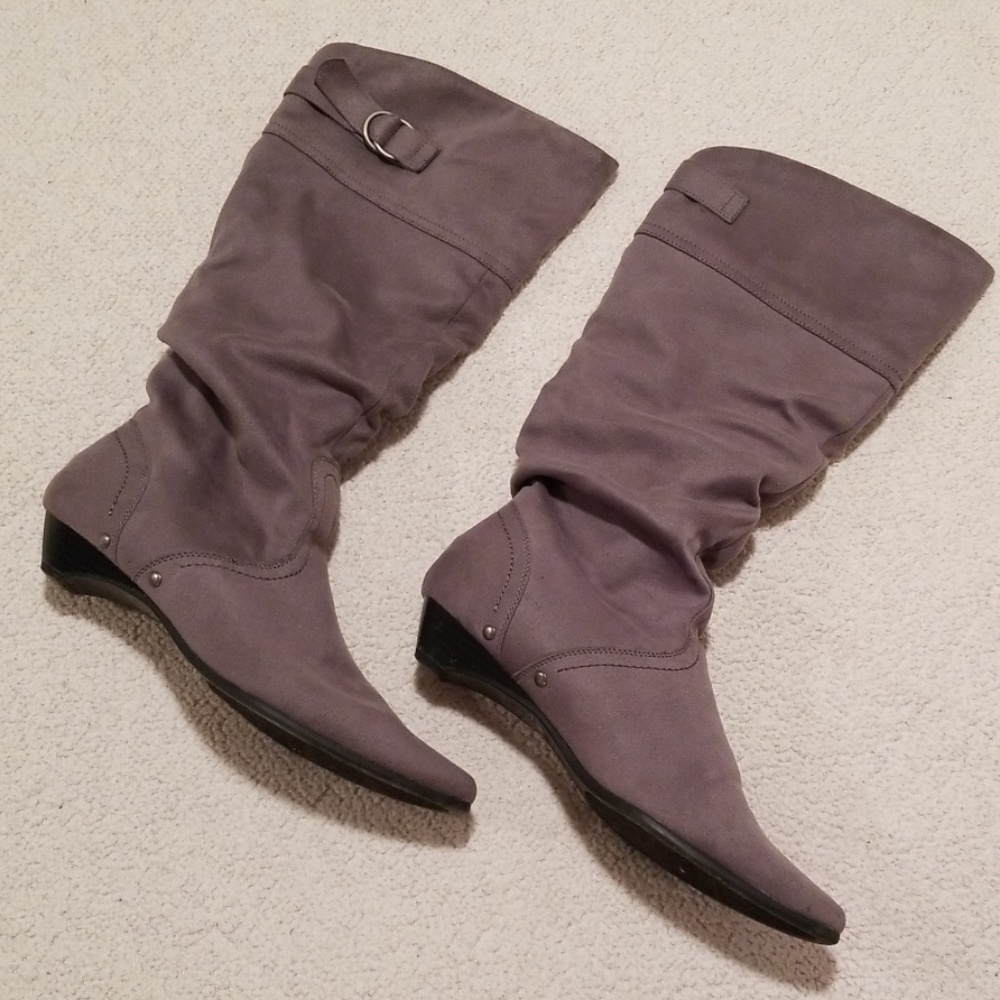 Bakers gray suede boots